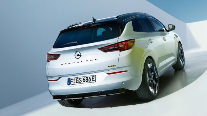 Opel Grandland ora &egrave; anche GSe