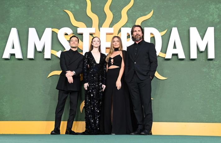 Confuso  e logorroico: non bastano le mille star