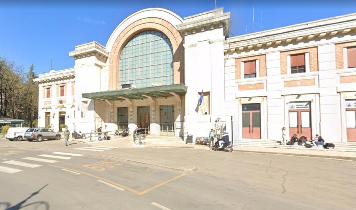 Giornata da incubo per una capotreno tra Fidenza e Salso: minacciata  tre volte dallo stesso viaggiatore, senza biglietto