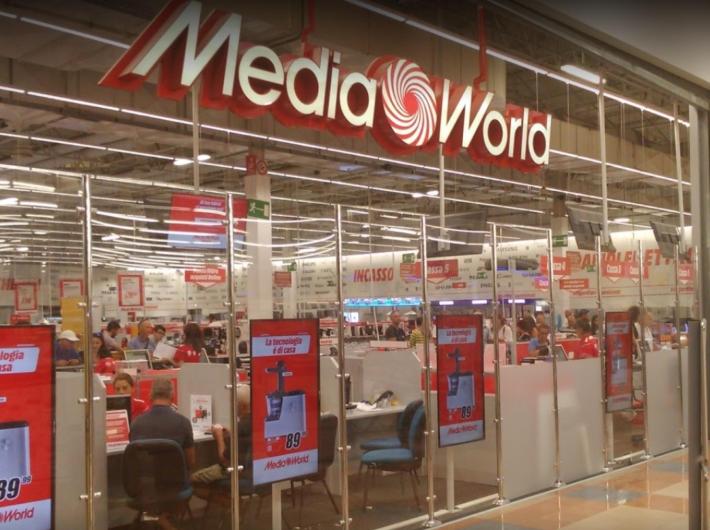 Tentano furto di un Air Pods Pro presso il negozio Mediaworld. Denunciati due georgiani.