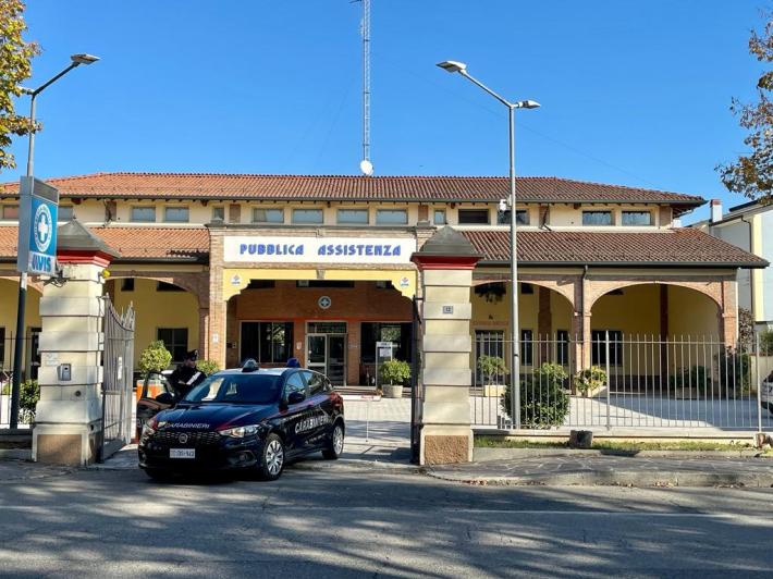 Si spaccia per il vicepresidente della Croce Bianca di Busseto e si da accreditare 5mila euro: denunciato