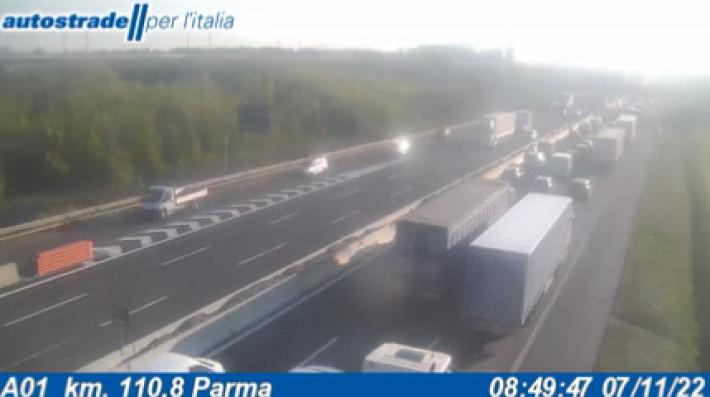 A1, quattro chilometri di coda per incidente fra Parma e Terre di Canossa-Campegine