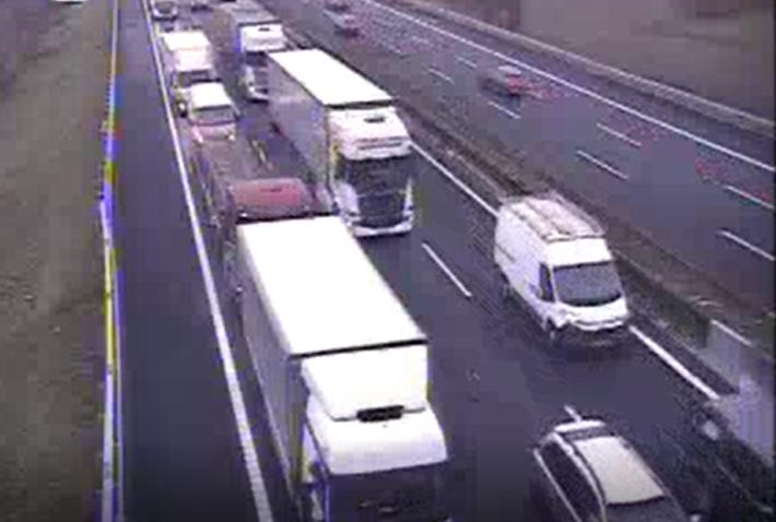 Incidente con cisterna in A14 nel Bolognese, code per 11 km
