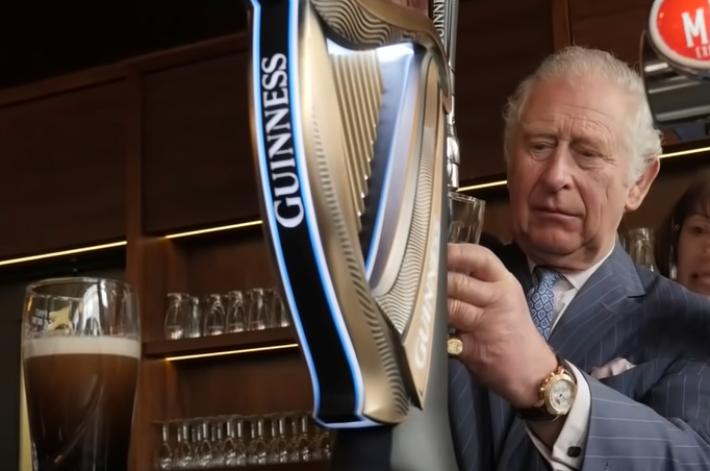 Svolta del re ambientalista: Carlo vieta il fois gras in tutte le residenze reali