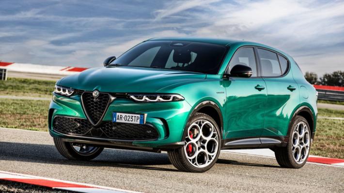 Alfa Romeo Tonale mette la spina