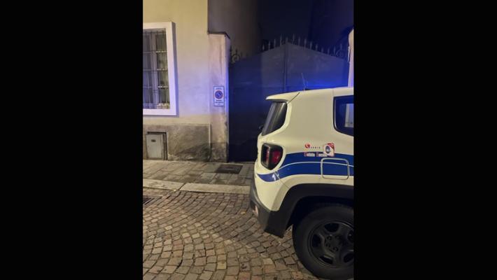 Parcheggio selvaggio della Polizia municipale 