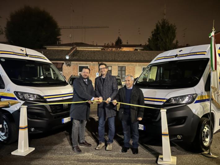 La Fondazione Assistenza Pubblica Parma dona due nuovi pulmini alla Assistenza Pubblica