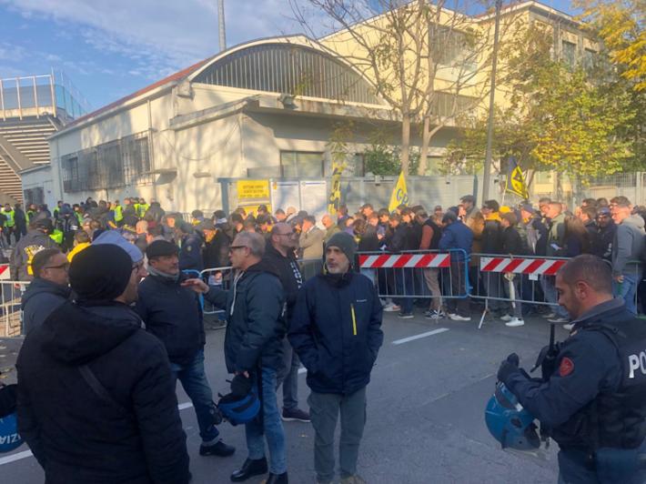 Oggi arriva il Modena, si temono scontri fra le due tifoserie 