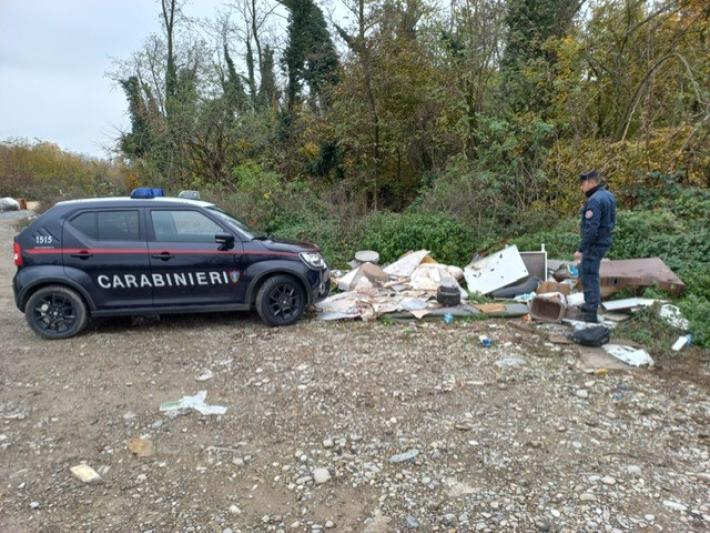 I controlli serrati dei Carabinieri Forestali in via Resga hanno portato alle prime sanzioni per abbandono di rifiuti
