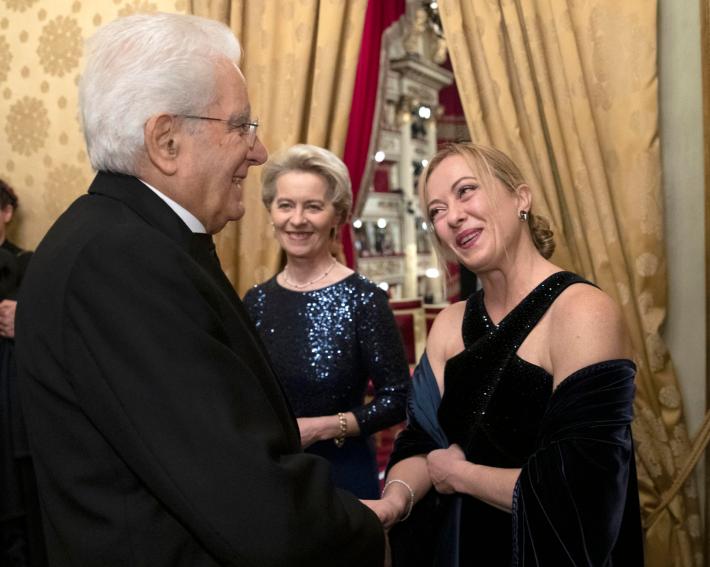 Alla prima della Scala l'eleganza parla italiano. E la Meloni veste Armani