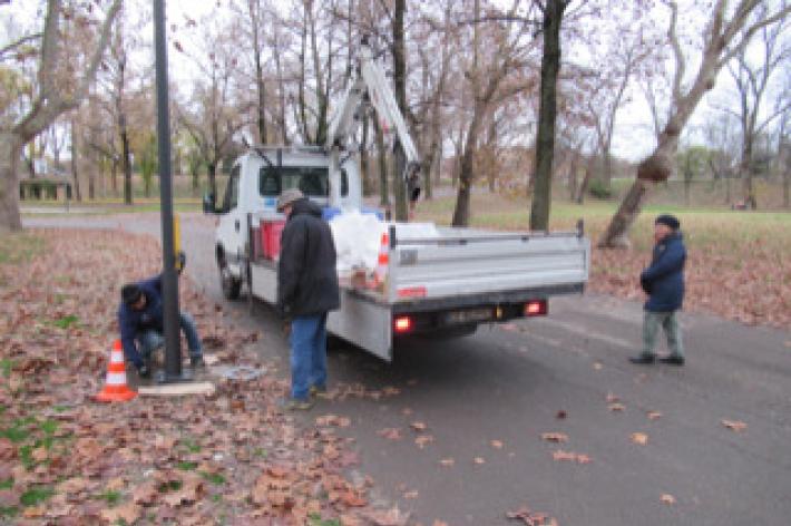 Lampioni in montaggio in Cittadella