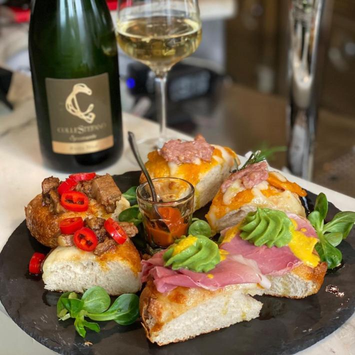 Alta e croccante. Ecco la pizza  che non ti aspetti