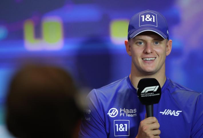 Mick Schumacher divorzia dalla Ferrari e riparte dalla Mercedes 