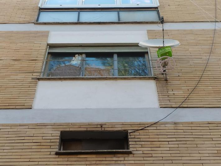 Disabile caduto dalla finestra durante una perquisizione:  poliziotto ai domiciliari. L'accusa &egrave; tortura