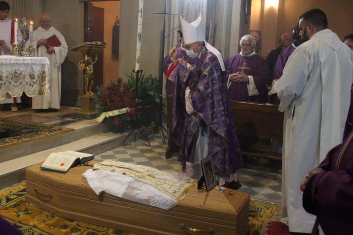 a Sant'Anna l'ultimo saluto a don Corrado Canepari 