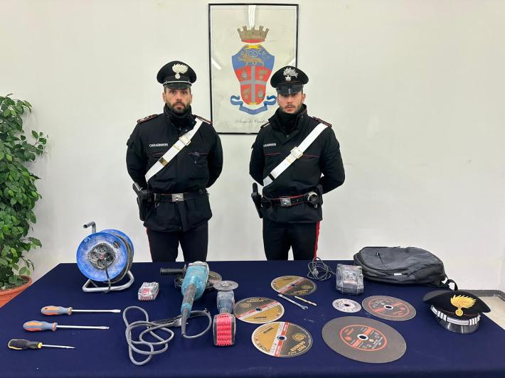CONTROLLI DELLE PATTUGLIE CARABINIERI IN PREVENZIONE DEI FURTI: SEQUESTRATI ARNESI ATTO ALLO SCASSO, DUE DENUNCIATI