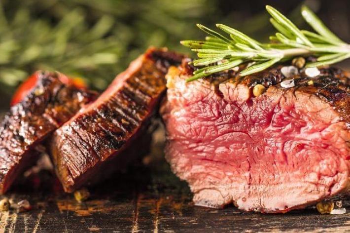 Doc - The beef club: bistecche e burger il club dedicato ai veri carnivori