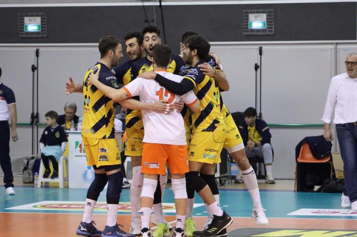 Serie A3 volley: la WiMore inanella la terza vittoria consecutiva a spese del Macerata