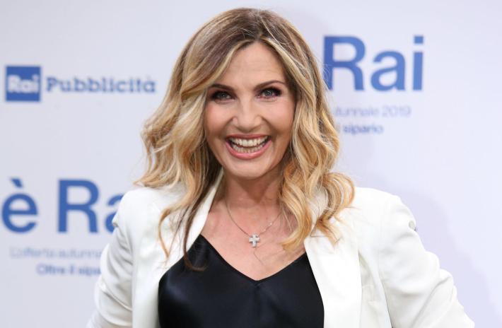 Lorella Cuccarini ricorda Gino Landi: "Mi insegn&ograve; ad alzare l'asticella"