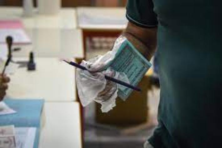 "Ho ucciso un uomo,  date lui sepoltura cristiana", confessa l'omicidio sulla scheda elettorale, sopralluogo in Brianza