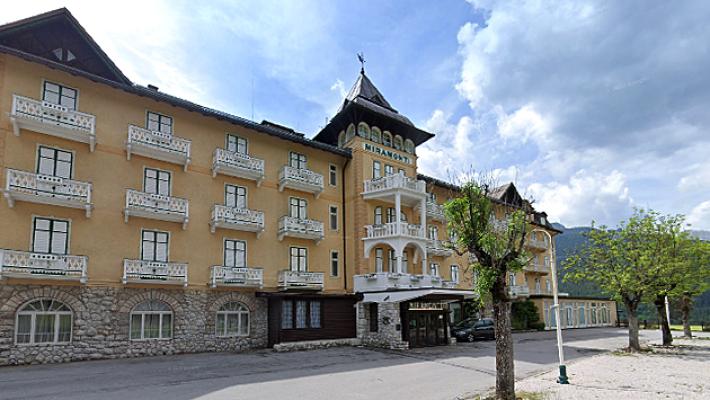 Carenze antincendio, l'Hotel Miramonti a Cortina deve chiudere: entro 2 giorni gli ospiti devono uscire 