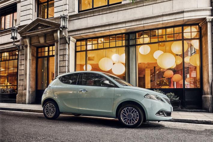 Lancia Ypsilon &laquo;Tech a Porter&raquo;