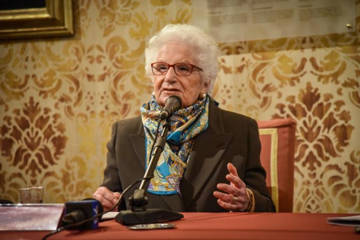 Al binario 21 risuonano le parole di Liliana Segre: "Io non perdono, non son capace, ma sono riuscita negli anni a non odiare"