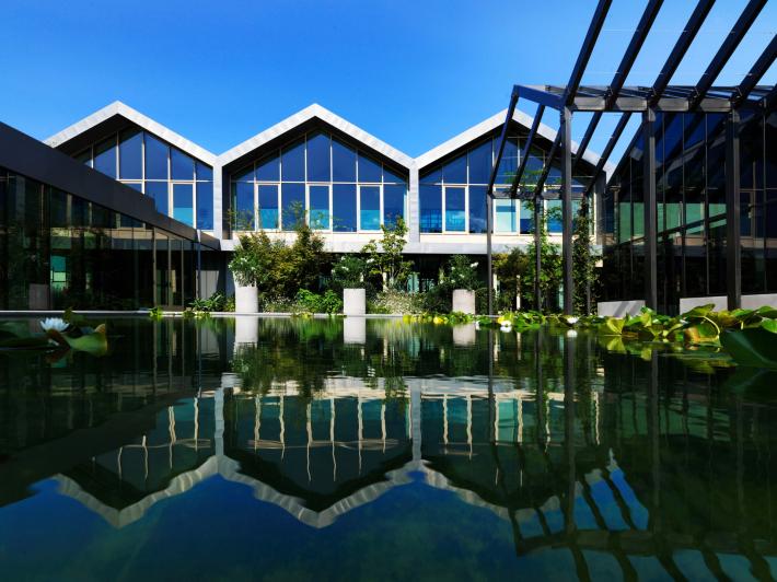 Creativit&agrave; e talenti: Davines "adotta" una scuola. Nel progetto Fendi, Ferragamo e Gucci