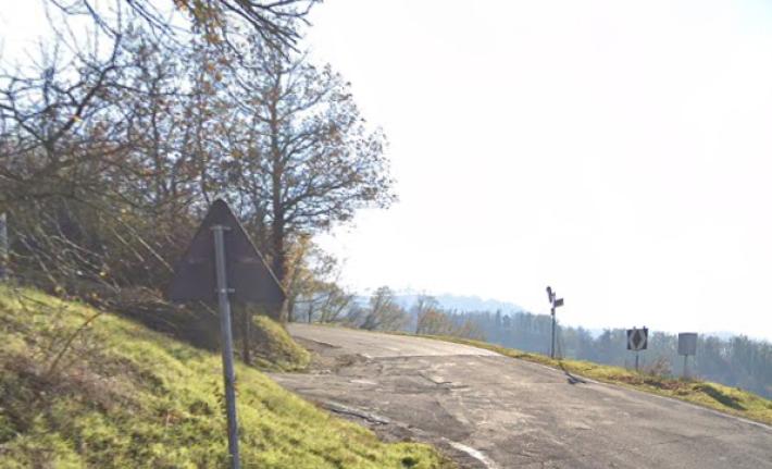 Bimbo di 10 annni in bici travolto da un'auto a Felino: le sue condizioni sono serie