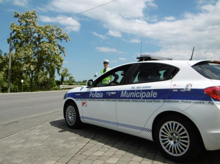 L&rsquo;uomo, un ultra 80enne residente a Traversetolo, da qualche giorno non rispondeva al telefono. Gli agenti hanno dovuto forzare la porta