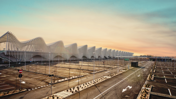 Parcheggio della stazione Mediopadana: zero stress a pochi passi dai binari