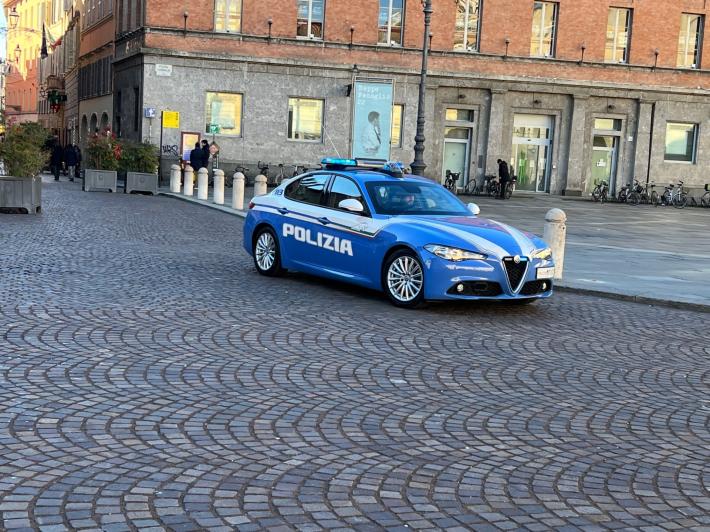 In questura dopo una rissa, aggrediscono gli agenti: arrestati due tunisini pregiudicati e un connazionale minorenne 