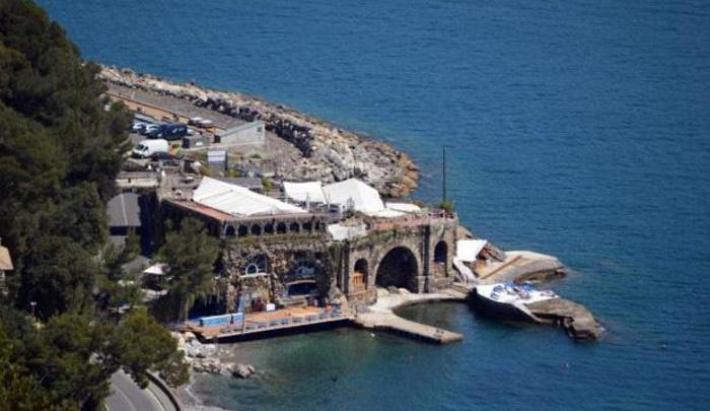 Addio a Lello Liguori, tra gossip e vip il re delle notti milanesi, il pap&agrave; del Covo di Nord-Est