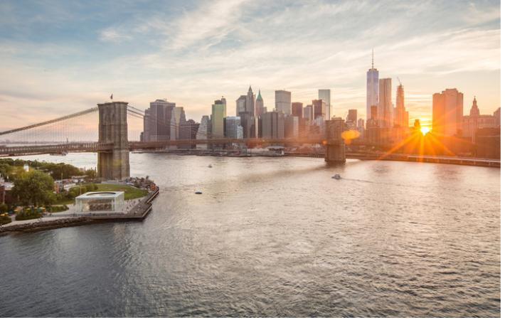 Dai cani al computer, dal giardino al figlio, dai social agli abiti: coppia vip dell'arte cercano un assistente-schiavo. L'annuncio &egrave; virale