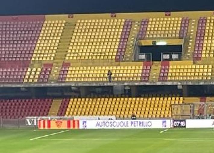 850 chilometri per seguire il Sudtirol: &egrave; l'unico tifoso ospite a Benevento. L'omaggio della squadra &egrave; commovente