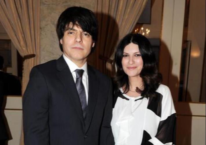 Dopo 18 anni Laura Pausini si sposa con Paolo Carta