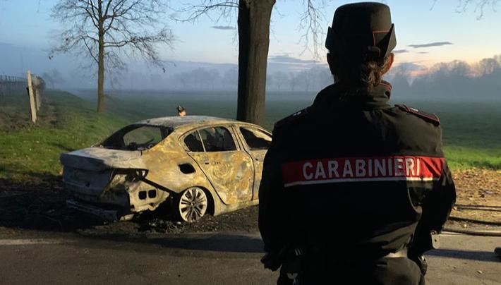 Incidente e auto in fiamme, muore carbonizzato nel Reggiano 