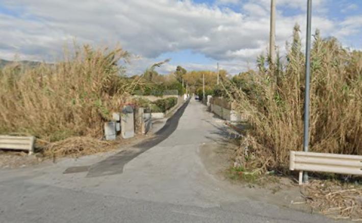 Trovato un cadavere sgozzato:  giallo a Salerno