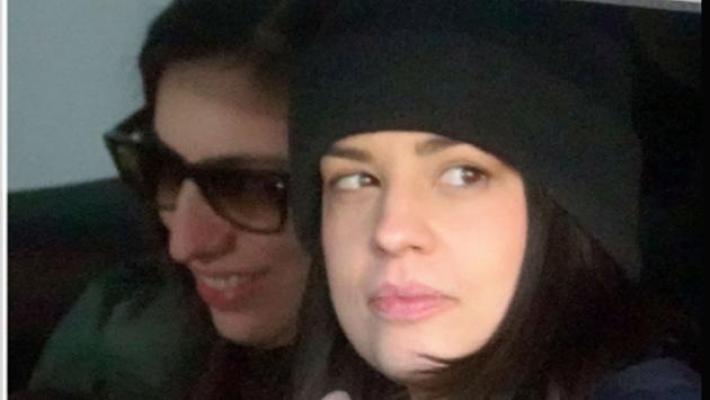 Elly Schlein "beccata" con la  (presunta) fidanzata: le foto