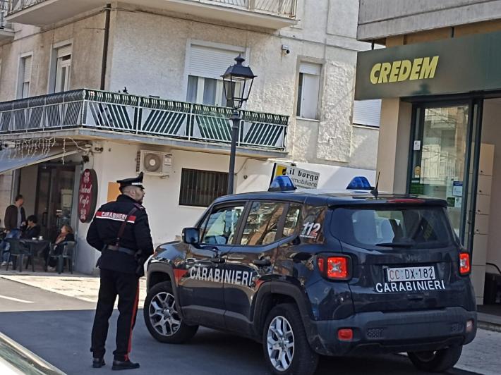 Nella cassaforte nascondeva cocaina e bilancini: arrestato dai carabinieri