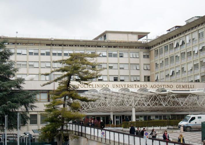 Bimbo cade da balcone a Roma, e' grave 