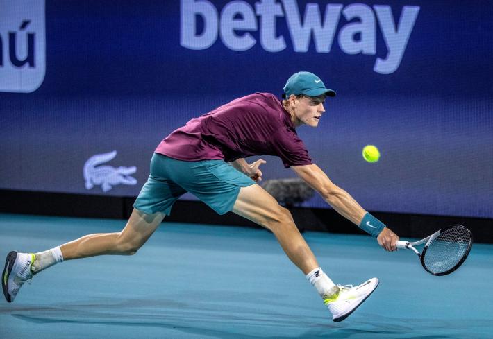 Miami Atp  Masters 1000, Sinner si arrende in due set a Medvedev che vince il trofeo