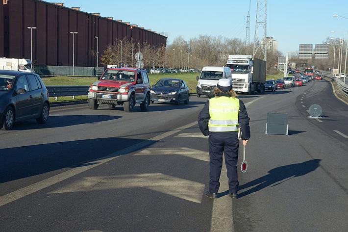 Lavori in corso, lunghe code in tangenziale sud
