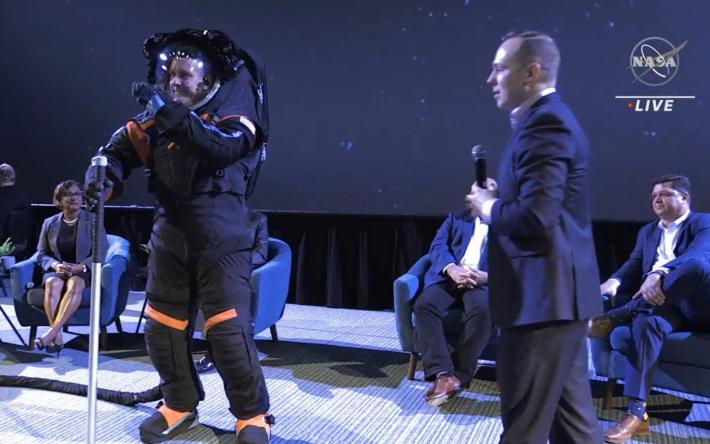 Nasa,  ecco la donna e i tre uomini che orbiteranno attorno alla Luna nel 2024