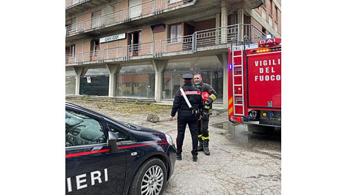 Vandalizzano azienda dismessa con micro incendi: denunciati dai carabinieri