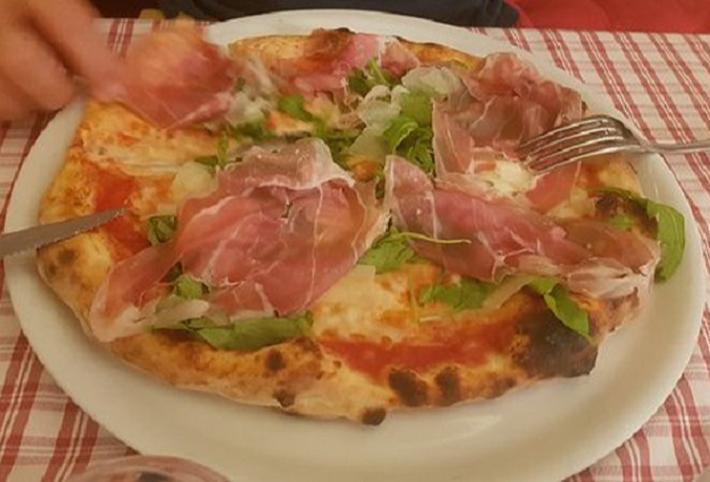 La Tirolese: un salto nel tempo solo morsicando una Margherita