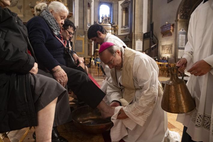 Gioved&igrave; santo: in duomo la "lavanda dei piedi" con il vescovo Solmi