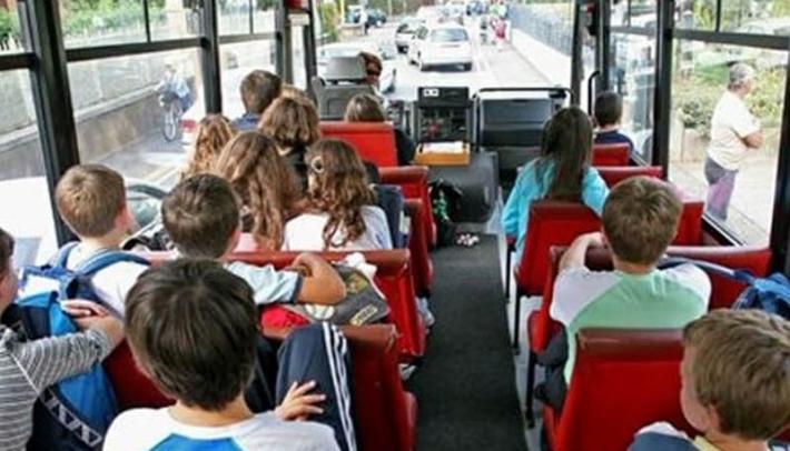 Rinunciano a gita per il compleanno della compagna disabile