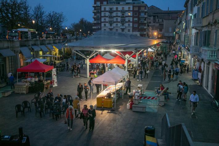 In Piazza Ghiaia  arrivano  la FESTA DEL VINO e  lo STREET FOOD