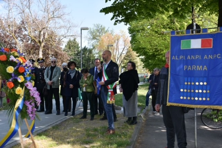 Cerimonia in ricordo dei bambini ebrei di Parma deportati nel campo di sterminio di Auschwitz e mai pi&ugrave; tornati.